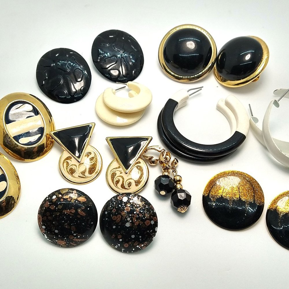 VINTAGE LOT OF MIXED EARRINGS
